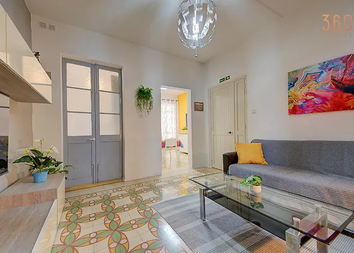 Charming 2br Steps From Marina & Views By 360 Estates