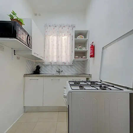 Charming 2br Steps From Marina & Views By 360 Estates