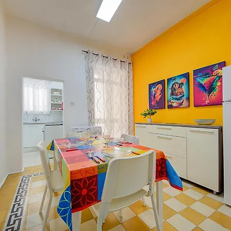 Charming 2br Steps From Marina & Views By 360 Estates Gzira