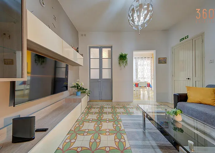 아파트 Charming 2br Steps From Marina & Views By 360 Estates 그지라
