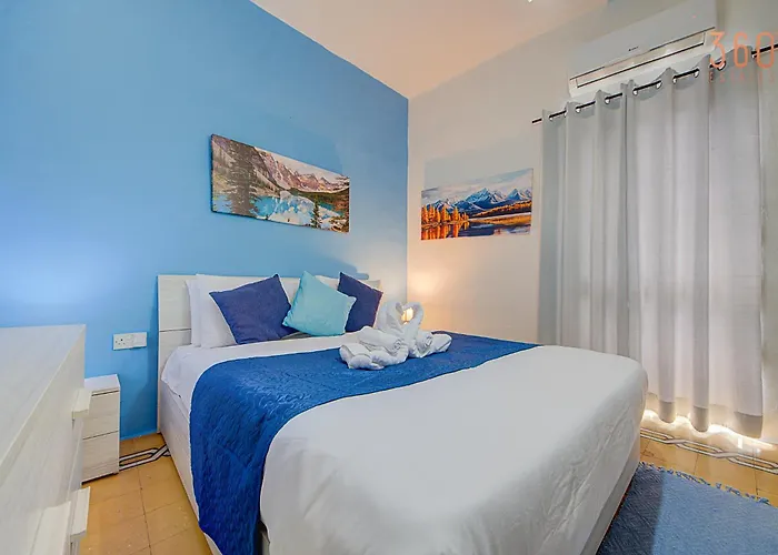 Charming 2br Steps From Marina & Views By 360 Estates 그지라